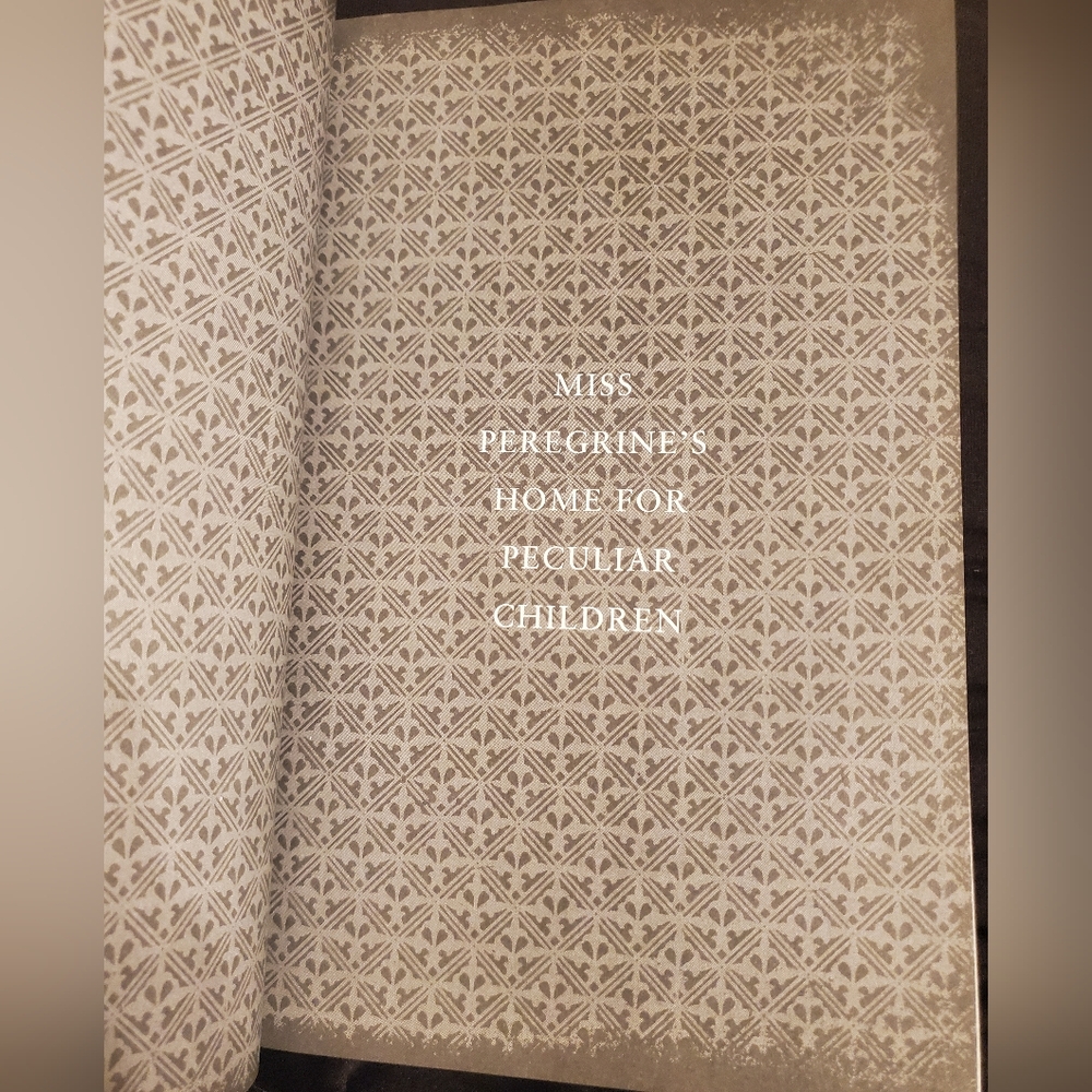 Miss Peregrines Home For Peculiar Childeem By Ransom Riggs Paperback - Picture 3 of 4